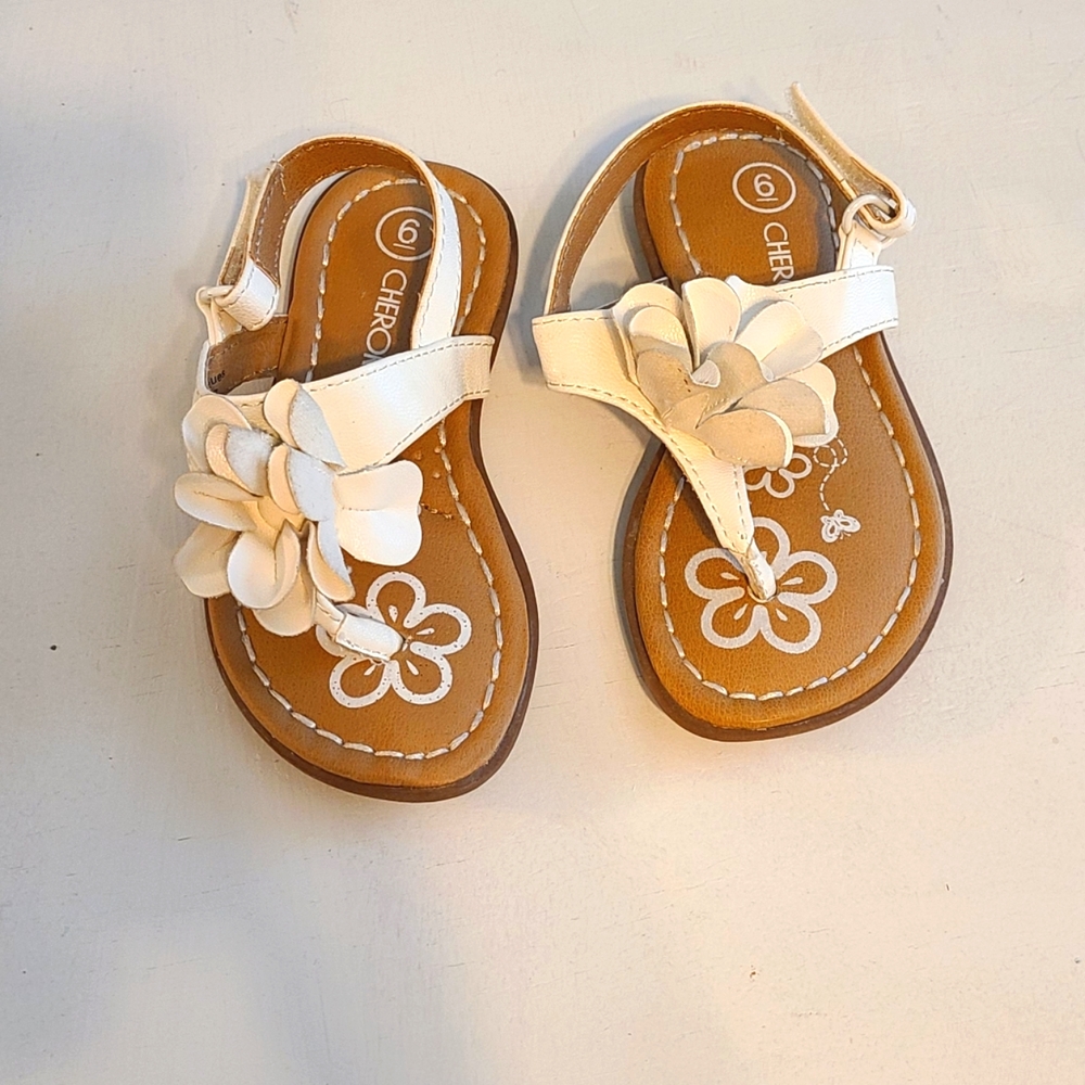 Cherokee Girl's Sandals. White. Size 6. Like new.